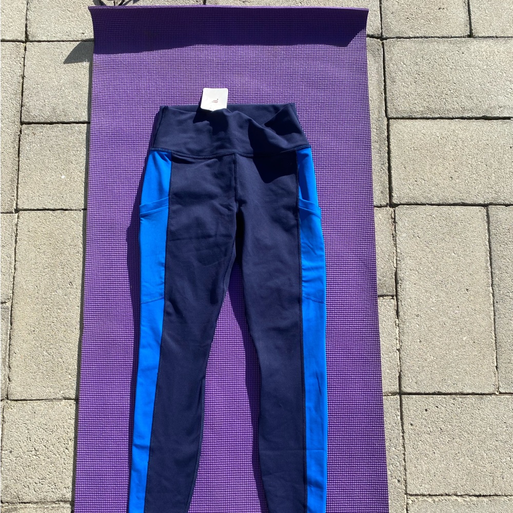 NWT Fabletics size M electric blue/navy leggings